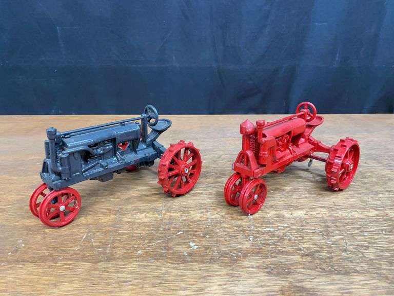 (2) 1/16 Farmall Regualr + F-20 SM image