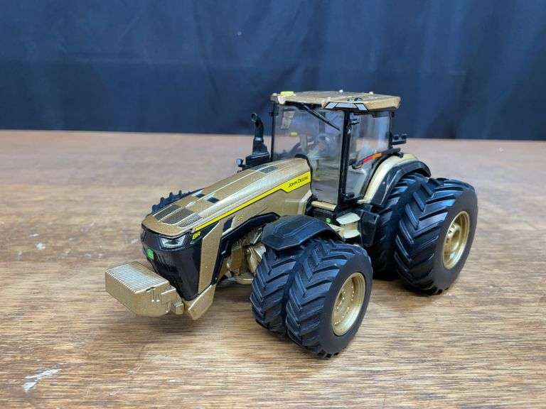 1/32 John Deere 8R 410 Gold 2021 Farm Show Ertl image