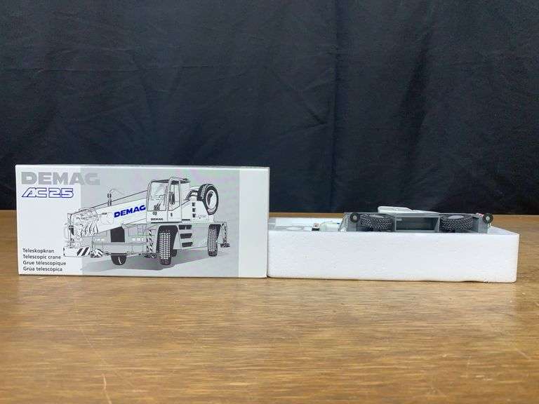 1/50 Demag AC 25 Crane NIB Conrad image