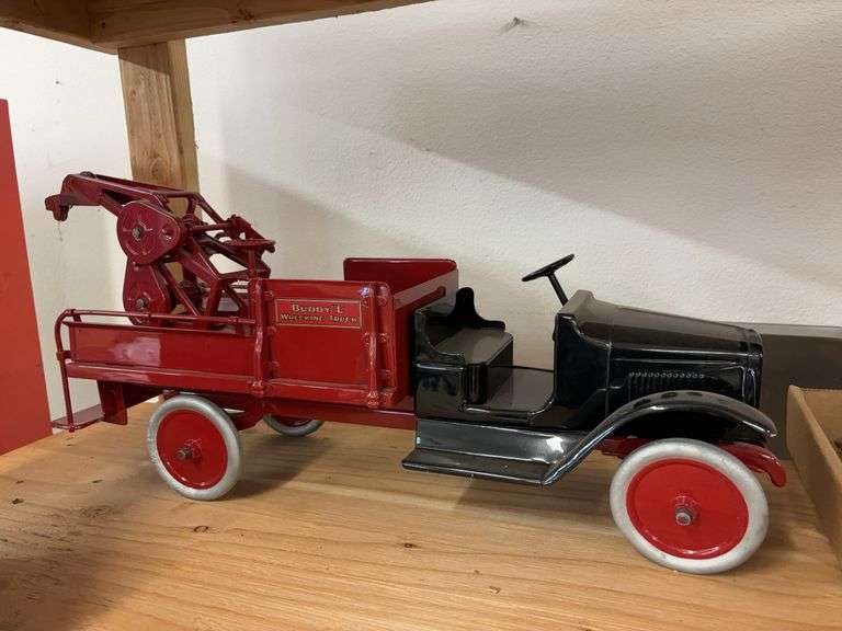 Buddy L Wrecking Truck image