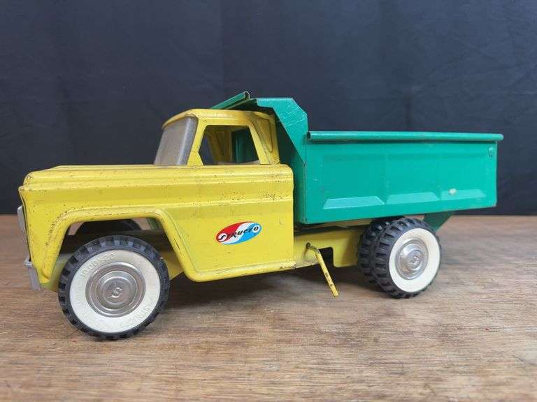 Structo Dump Truck image