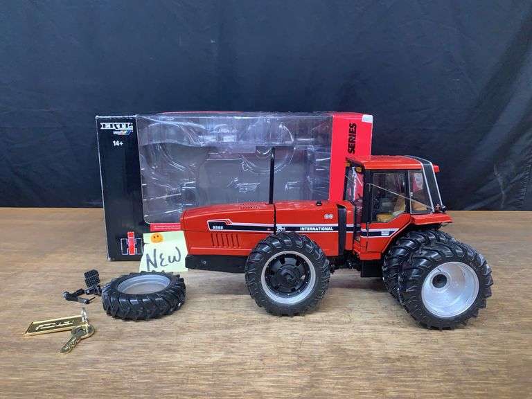 1/16 IH 6588 Precision Key Ertl image