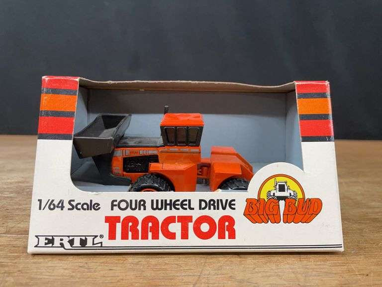 1/64 Big Bud 525/84 Industrial w/blade NIB Ertl image