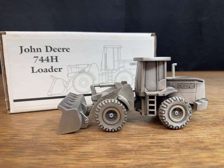 1/43 John Deere 744H Wheel Loader Pewter 1998 Davenport NIB SC image