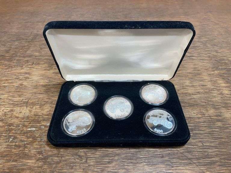 John Deere Silver Medallions image