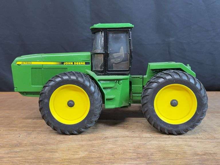 1/16 John Deere 8760 Special Edition Ertl image