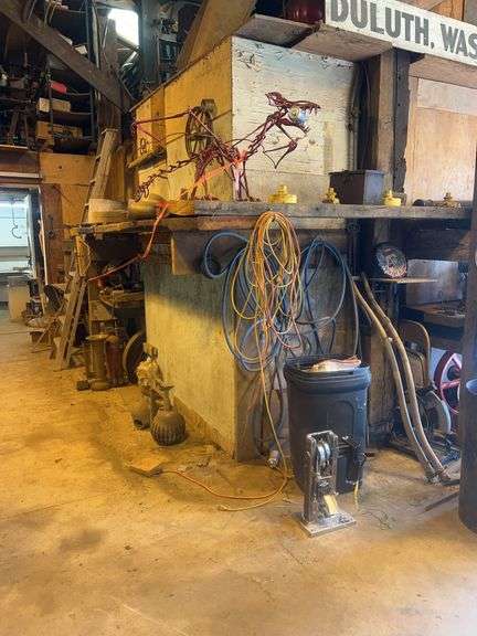 Contents Of Wall image