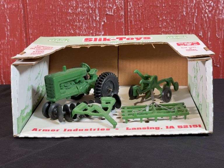 1/25 Farm Set NIB Slik image