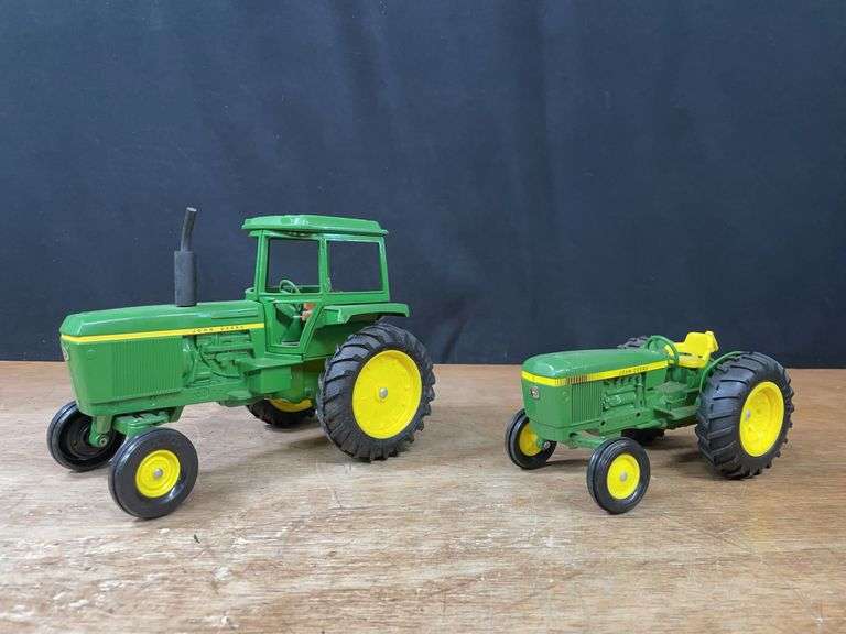 (2) 1/16 John Deere 4430 + 2040 Ertl image