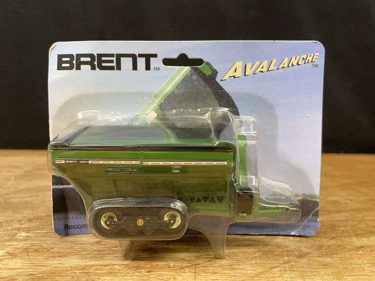 1/64 Brett 1084 Grain Cart NIB SC image
