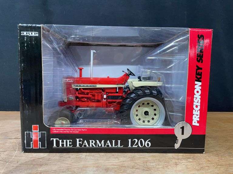 1/16 Farmall 1206 Precision Key NIB Ertl image