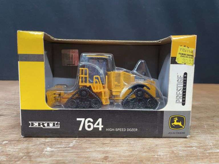 1/50 John Deere 764 High Speed Dozer Prestige NIB Ertl image