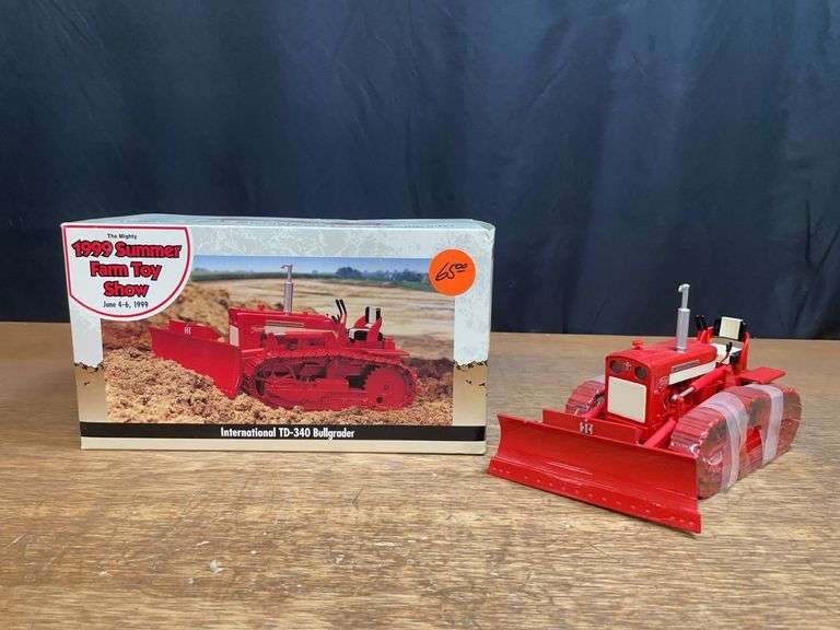 1/16 IH TD-340 Crawler 1999 SFTS NIB Ertl image