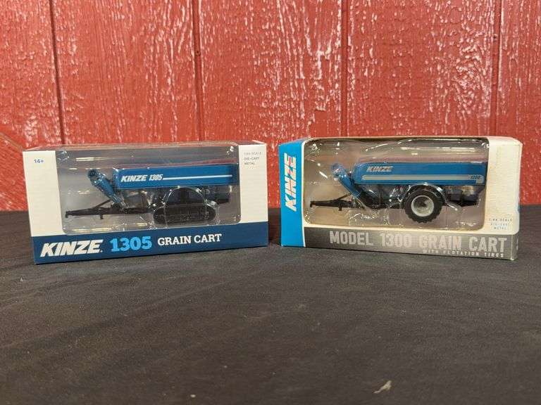 (2) 1/64 Kinze 1305 + 1300 Grain Carts NIB SC image