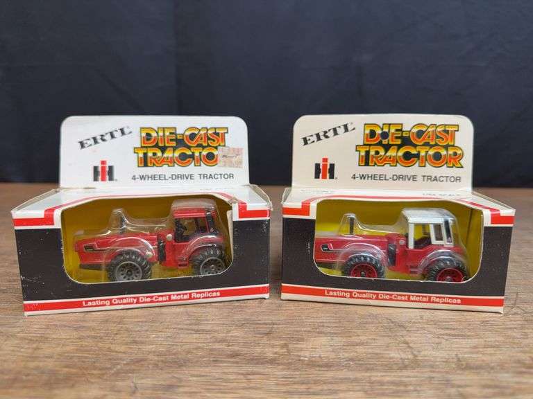 (2) 1/64 IH 3588 + 6388 NIB Ertl image