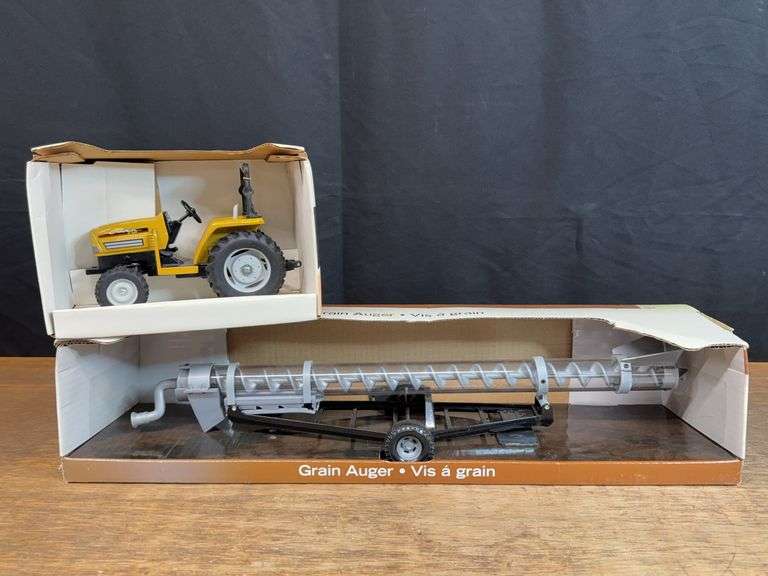 (2) 1/16 Challenger MT265 + Auger image