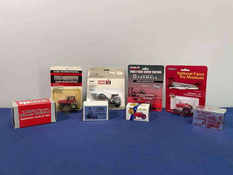 (8) 1/64 IH + Case-IH Tractors NIB Ertl image