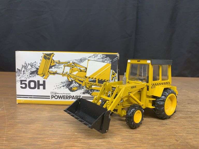 1/35 MF 50HX Loader NIB Conrad image