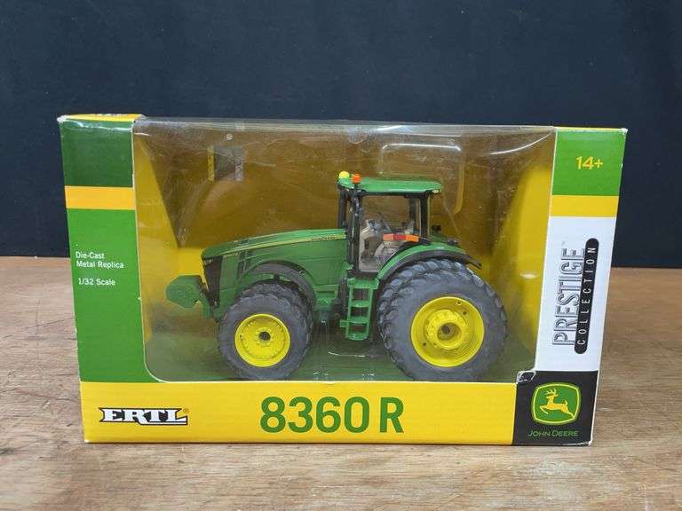 1/32 John Deere 8360R Prestige NIB Ertl image