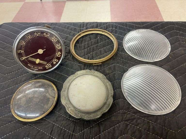 Lights and RPM Gauge image