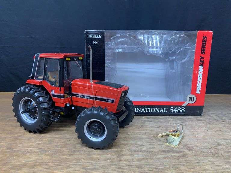 1/16 IH 5488 Precision Key Ertl image