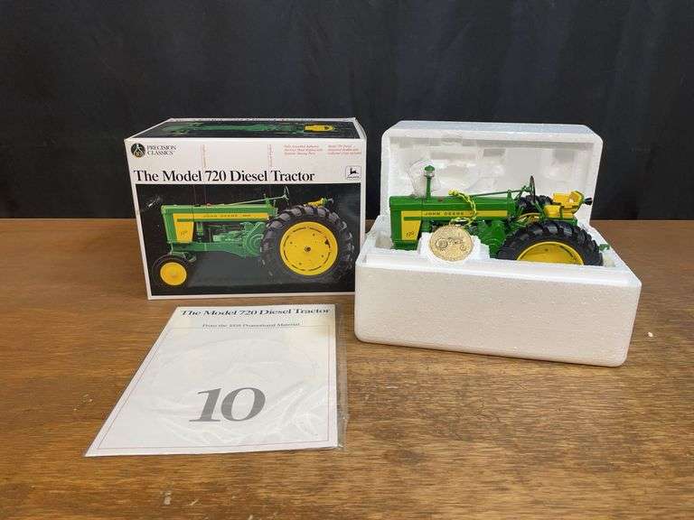 1/16 John Deere 720 Precision NIB Ertl image