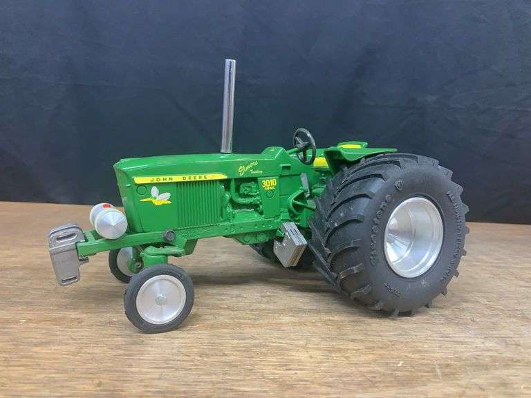 1/16 John Deere 3010 Puller Customized image