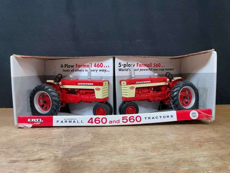 1/16 Farmall 460 + 560 Set NIB Ertl image