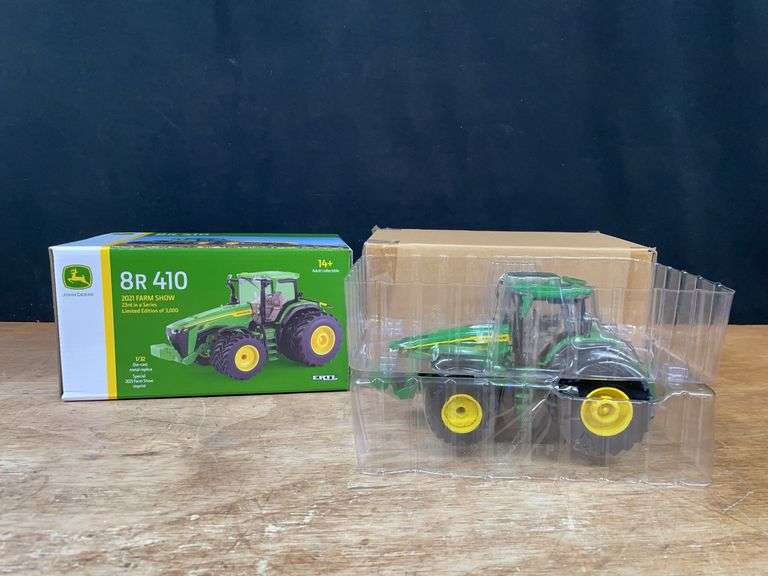 1/32 John Deere 8R 410 2021 Farm Show NIB Ertl image