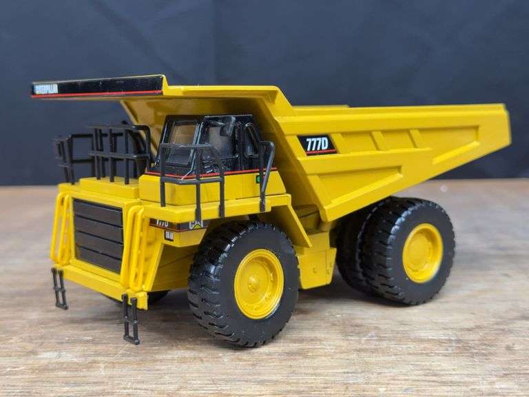 1/50 Caterpillar 777D Haul Truck NIB Norscot image
