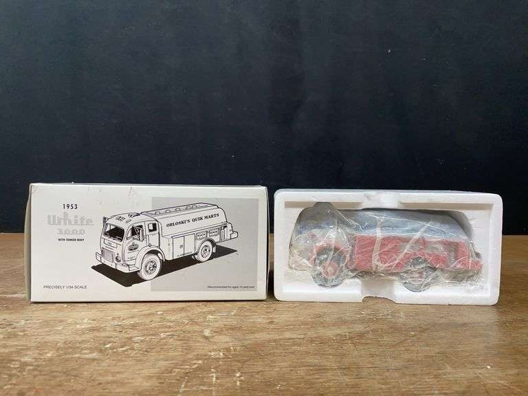 1/34 AMOCO Orloski's Quik Marts White 3000 Tanker Truck NIB 1st Gear image