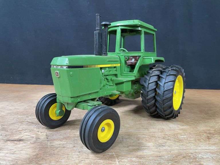 1/16 John Deere 4450 Ertl image