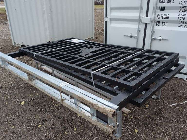 (1) Set of Farm Gates - Horse Motif - K2007N - **Dent and scratched image