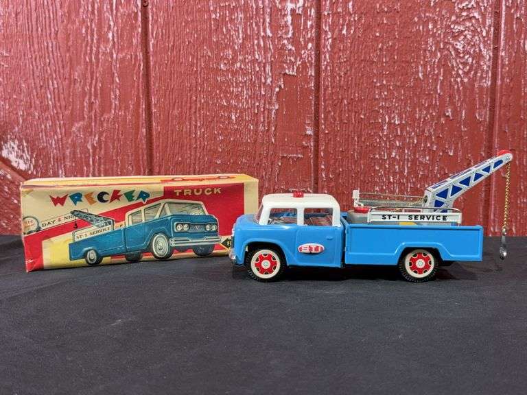 ST-I Wrecker Truck NIB image