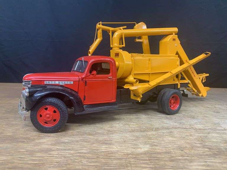 1/16 MM Corn Sheller on Chevy Truck Neal image