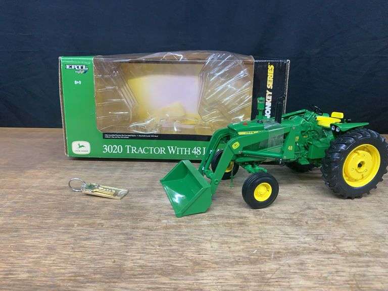1/16 John Deere 3020 w/Loader Precision Key Ertl image