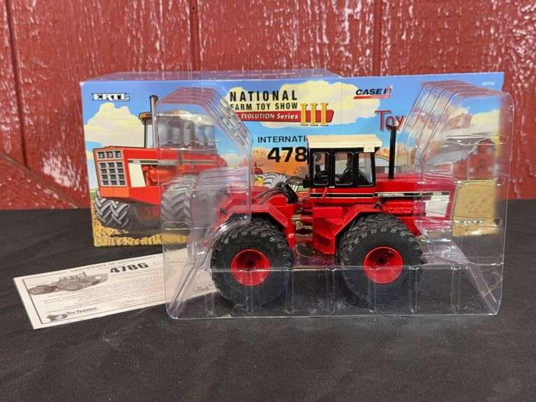 1/32 IH 4786 2015 NFTS NIB Ertl image