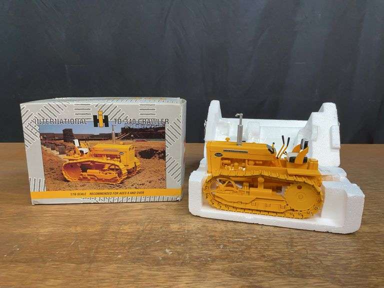1/16 IH TD-340 Crawler 1995 NTTC NIB Ertl image