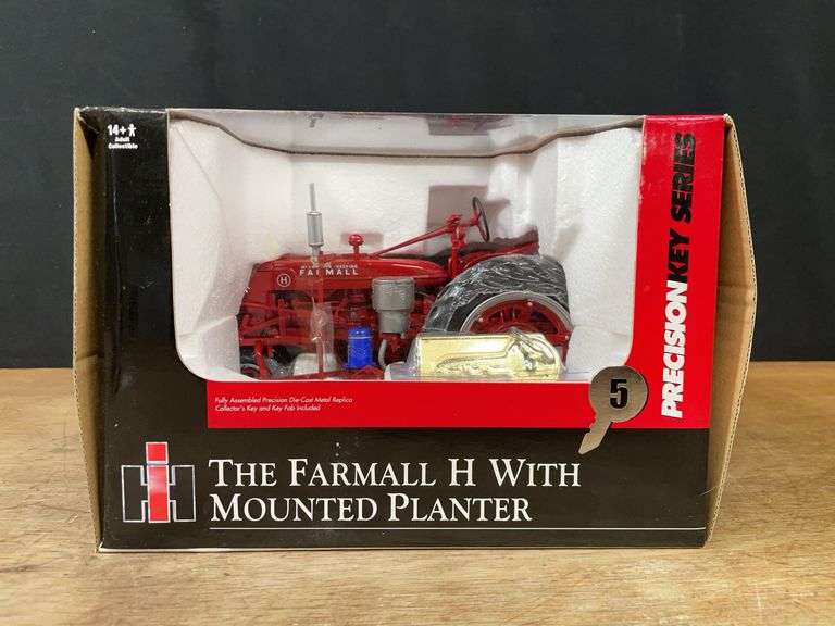1/16 Farmall H w/Planter Precision Key NIB Ertl image