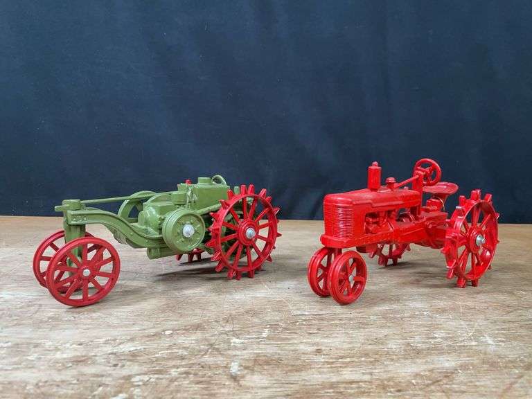 (2) 1/16 Farmall M + IHC 8-16 Mogul SM image