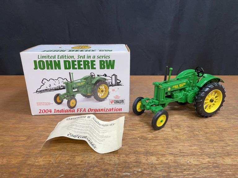1/16 John Deere BW 2004 Indiana FFA NIB Ertl image