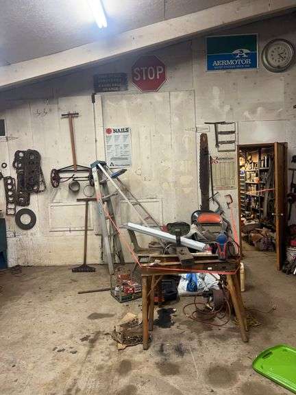 Contents Of Wall image