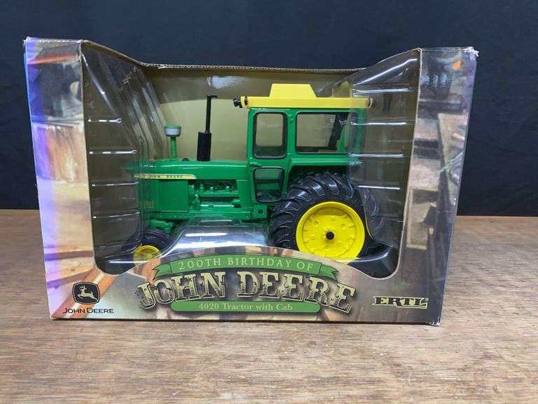 1/16 John Deere 4020 200th Birthday NIB Ertl image