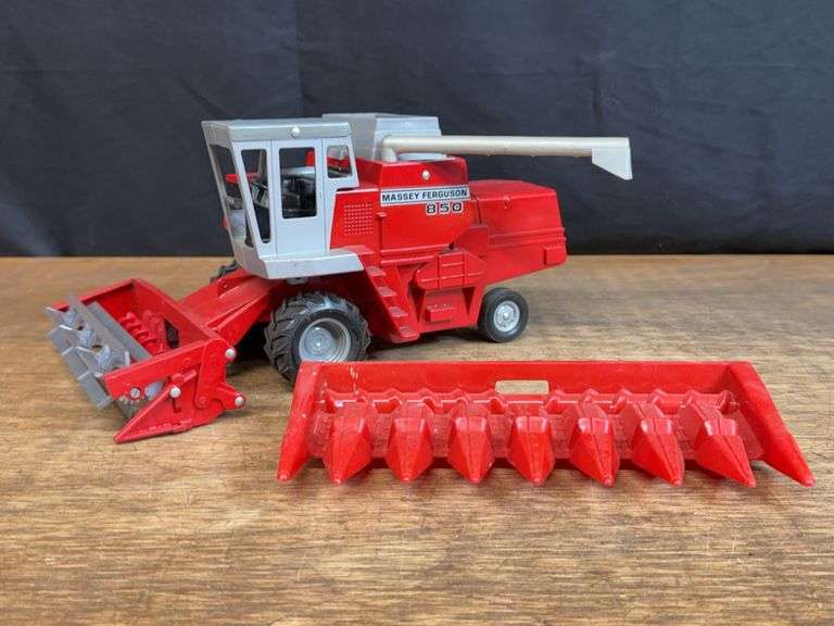 1/20 MF 850 Combine Ertl image