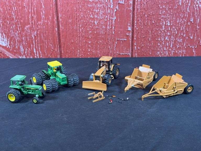 (5) 1/64 John Deere Tractors + Scrapers Customized image