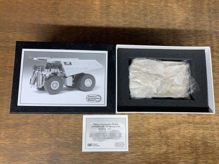 1/87 Caterpillar 797 Mining Truck NIB CCM image