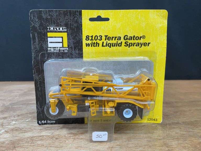 1/64 Ag-Chem 8103 Terra Gator Liquid Sprayer NIB Ertl image