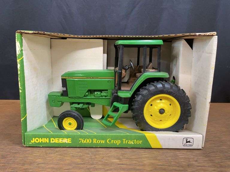 1/16 John Deere 7600 NIB Ertl image