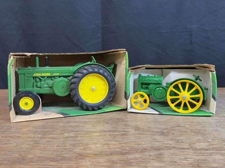 (2) 1/16 John Deere R + D NIB Ertl image