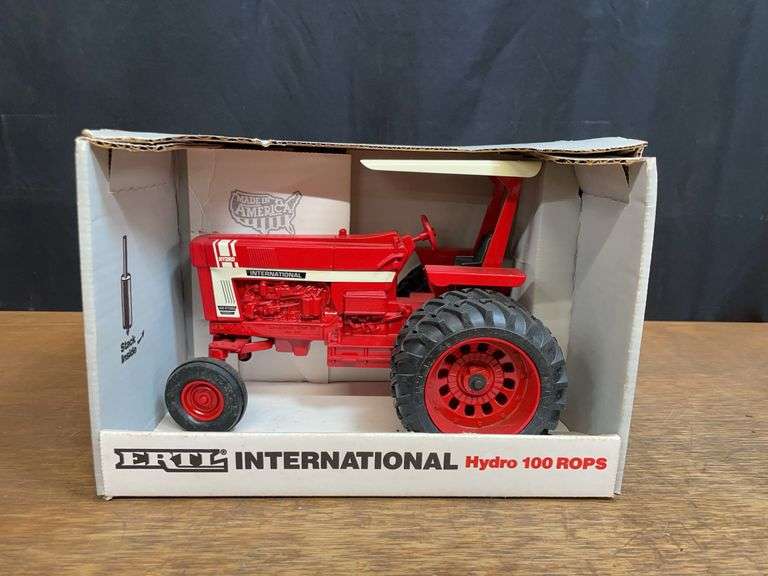 1/16 IH Hydro 100 NIB Ertl image